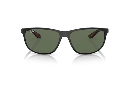 عینک آفتابی فراری ری بن فریم کائوچویی مستطیلی مشکی مات به همراه عدسی سبز - عکس از زاویه روبرو