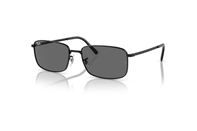 عینک آفتابی مستطیلی ری بن فریم فلزی مشکی براق به همراه عدسی دودی - عکس از زاویه سه رخ