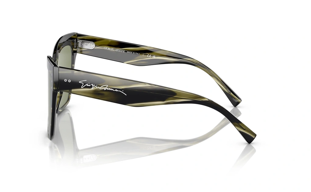 عینک آفتابی جورجیو آرمانی فریم کائوچویی پروانه ای به رنگ سبز ابر و بادی و عدسی سبز - عکس از زاویه کنار