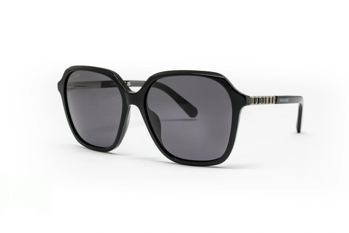 عینک آفتابی چندضلعی سوواروسکی با بدنه مشکی و عدسی دودی - سه‌رخ