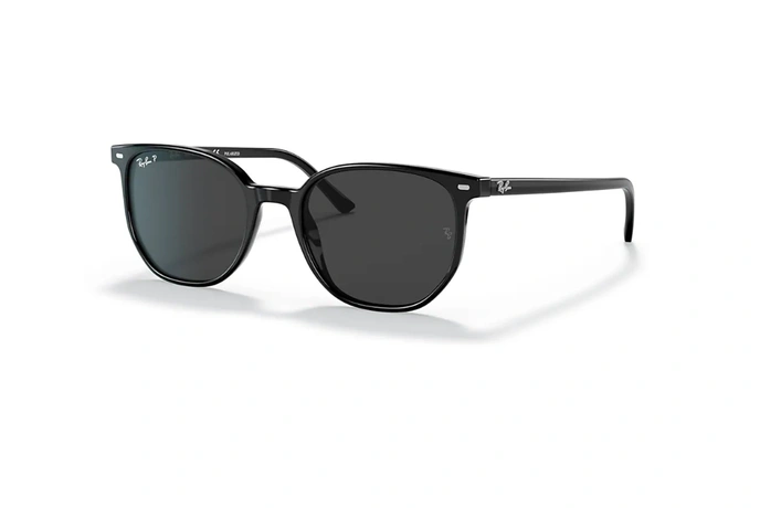 عینک آفتابی ری بن فریم کائوچویی مربعی زیر حدقه ها کمی زاویه دار عدسی خاکستری پلاریزه - عکس از زاویه سه رخ