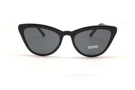 عینک آفتابی کائوچویی گربه ای پرادا - فریم مشکی متالیک و عدسی خاکستری آبی - عکس از زاویه روبرو