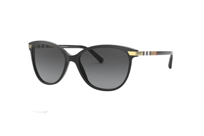 عینک آفتابی زنانه بربری فریم کائوچویی گربه ای مشکی دسته ها طرح بربری و عدسی دودی - عکس از زاویه سه رخ