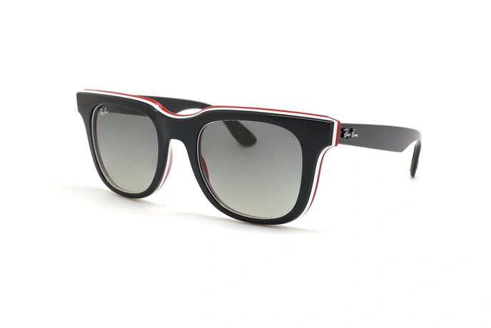 عینک آفتابی کائوچویی ری بن - RayBan RB4368 - عکس از زاویه سه رخ - رنگ مشکی