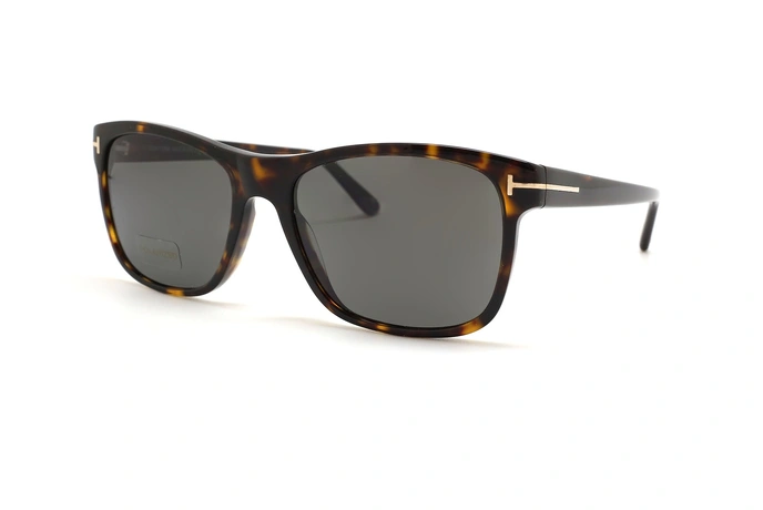 عینک آفتابی پلاریزه تام فورد - TOMFORD Giulio FT0698 - عکاسی وحدت - عکس زاویه سه رخ