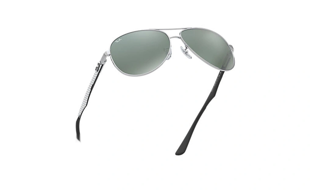 عینک آفتابی ری بن  RB8313- اپتیک وحدت - رنگ فریم نقره ای و عدسی نقره ای جیوه ای -عکس از زاویه سه رخ