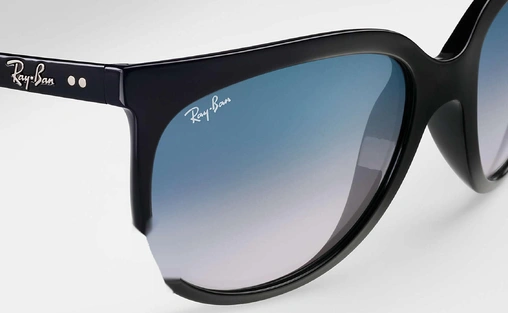 عینک آفتابی ریبن اصل - مدل گربه های 1000 - بدنه مشکی - عدسی آبی طیف دار - زاویه نزدیک