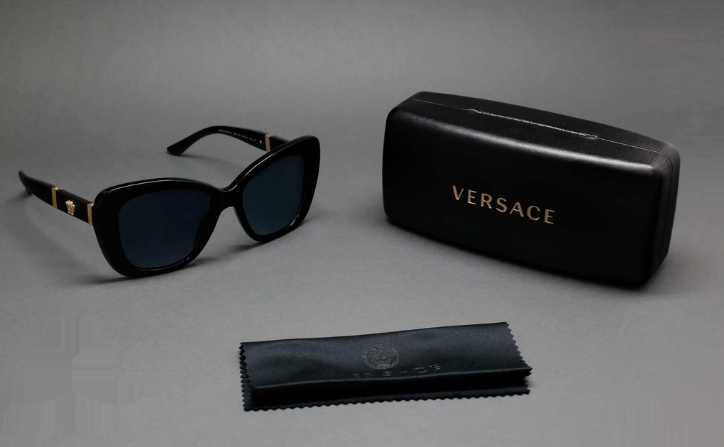 آفتابی ورساچه مدل 4305Q - عکاسی وحدت - عکس از با جلد و دستمال