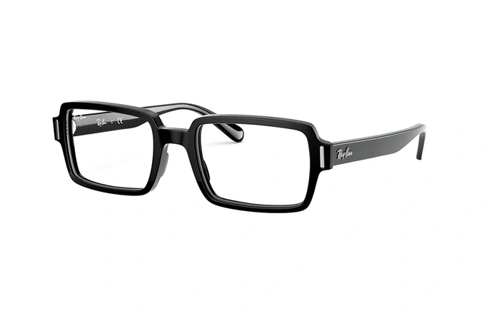 عینک طبی کائوچویی ری بن فریم مستطیلی و ضخیم - عکس از زاویه سه رخ