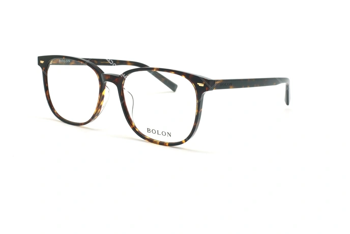 عینک طبی مربعی بولون - BOLON BJ3051 - قهوه ای هاوانا - عکاسی وحدت - زاویه سه رخ 