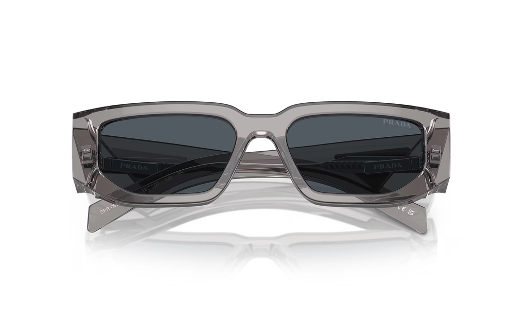عینک آفتابی مستطیلی پرادا مدل SPR09Z - عکس از زاویه بسته عینک