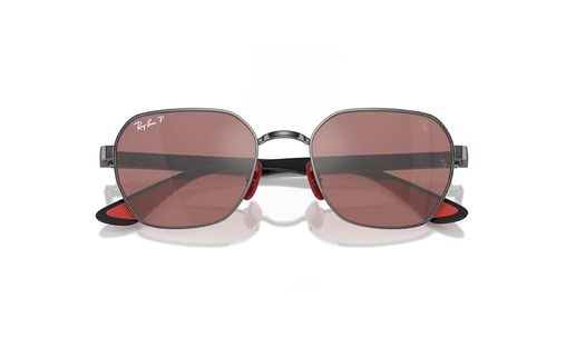 عینک آفتابی پلاریزه ری بن مدل RB3794M SCUDERIA FERRARI - فریم فلزی طوسی سرمه ای به همراه عدسی بنفش نقره ای - عکس از زاویه بسته عینک