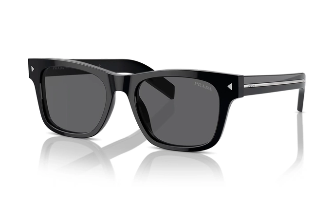 عینک آفتابی ویفرر پرادا مدلPRADA SPRA17 با بدنه مشکی و عدسی دودی - زاویه سه‌رخ